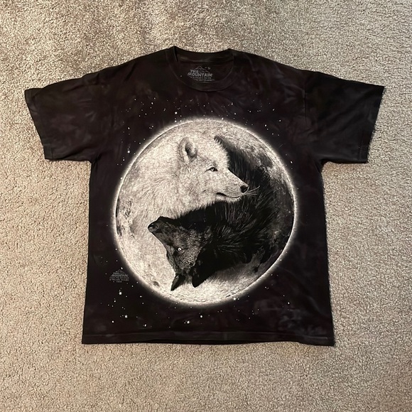 Wolf and moon T - Picture 1 of 3